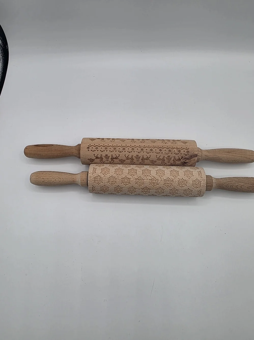 Engraved Wooden Rolling Pin  Snowflake Reindeer Pastry Embossing Tool Cookie 2